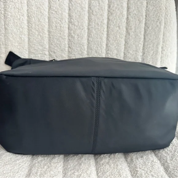 Kate Spade Black Textured Tote with Structured Design - Picture 5 of 10